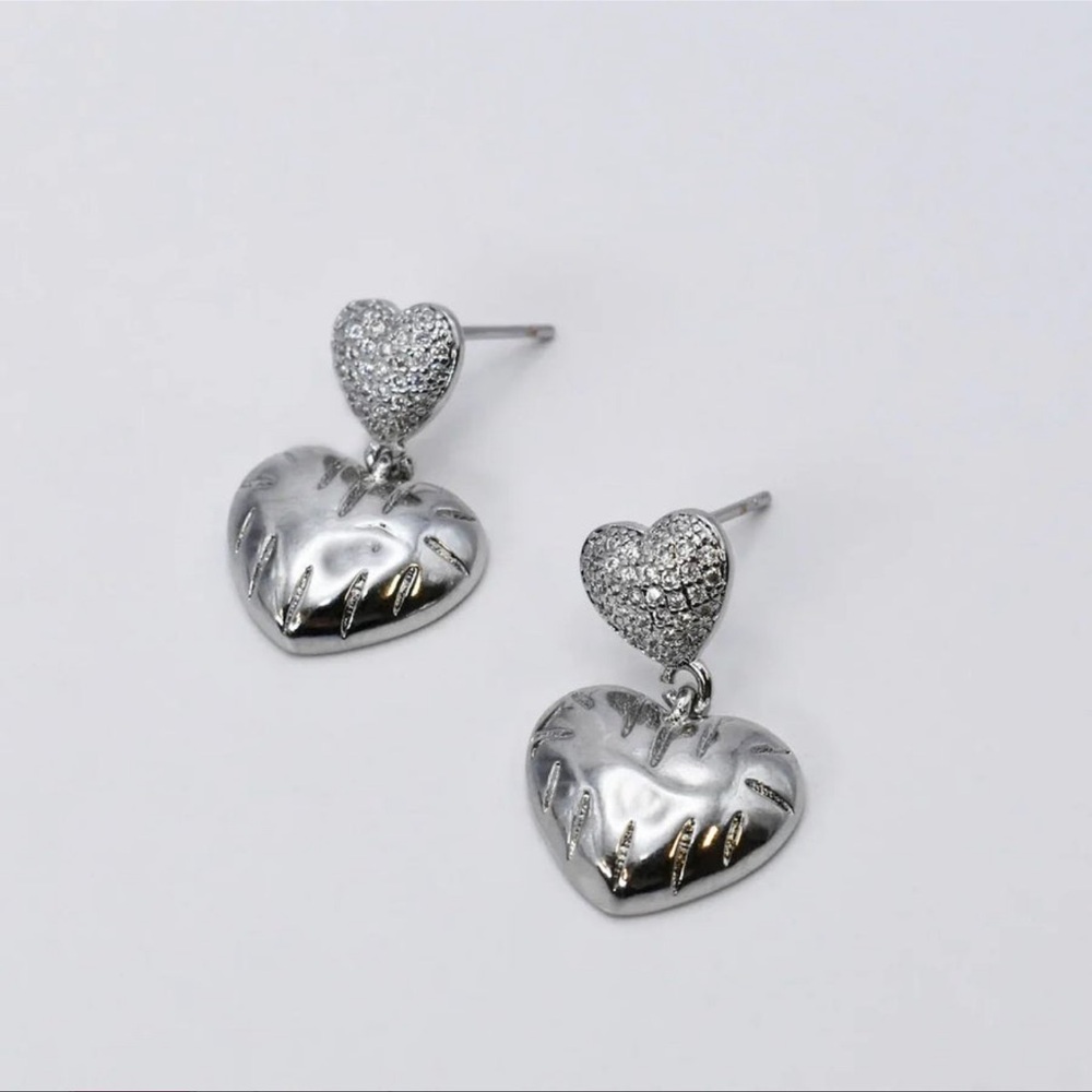 New treasured jewels heart earrings